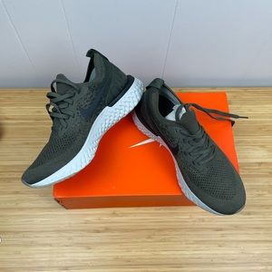 Brand New Women’s Epic React Flyknit Shoes